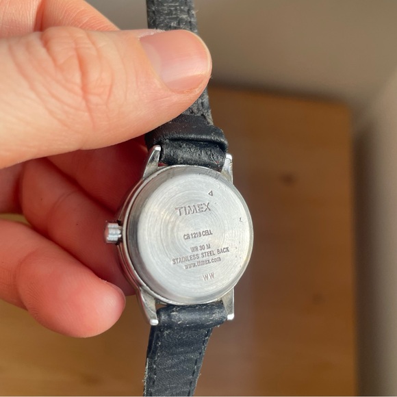 Classic Vintage Timex Watch - Picture 3 of 7